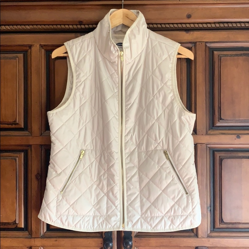 Old Navy Quilted Vest!